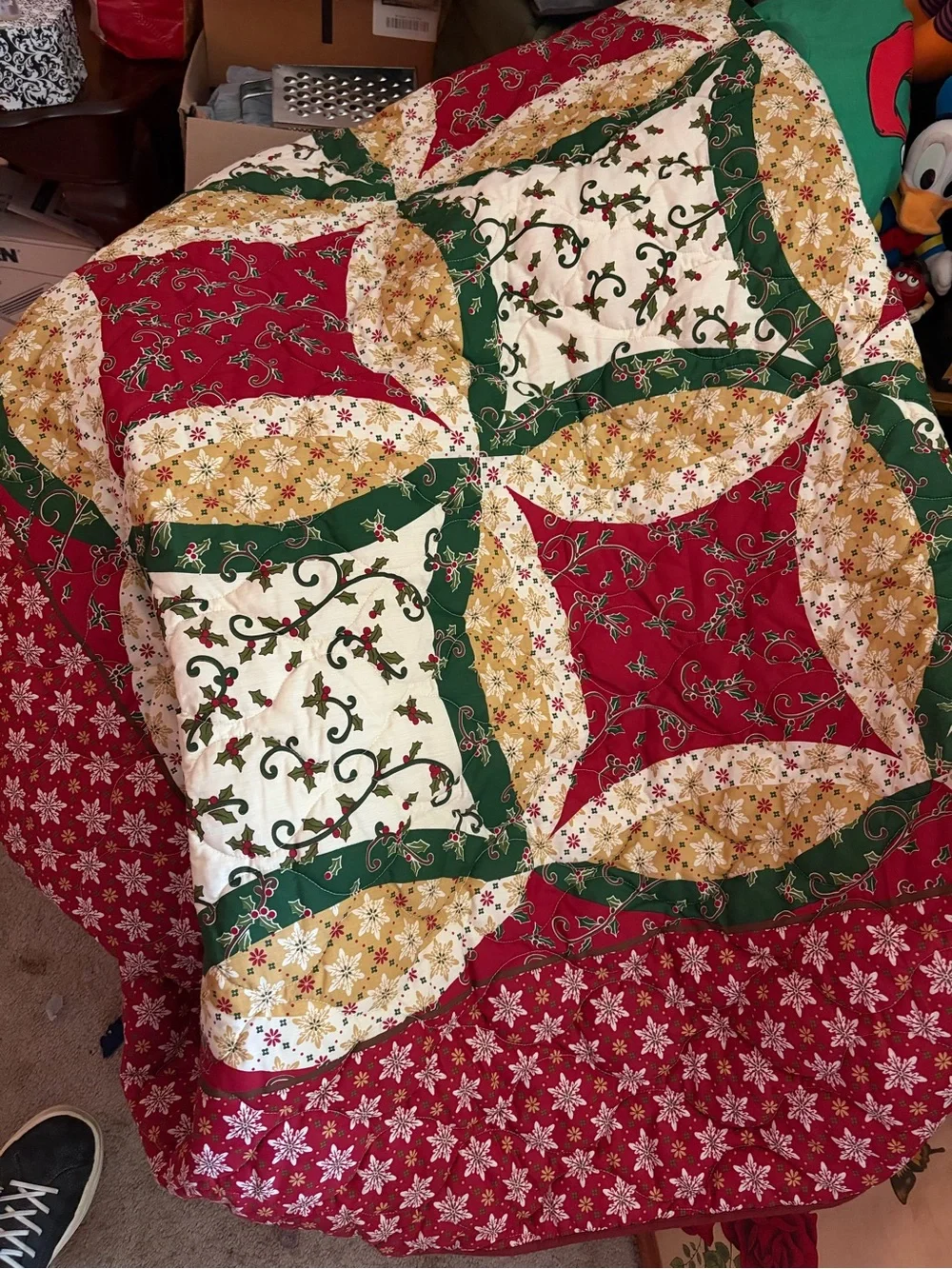 Festive Holiday Patchwork Quilt Bedspread in Red, Green, Cream, Gold